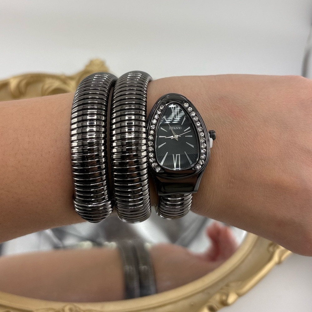 Full Black Serpenti Style Watch | Stainless Steel | Water Resistant - Picture 9 of 10